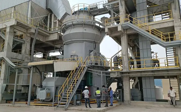 station for grinding minerals